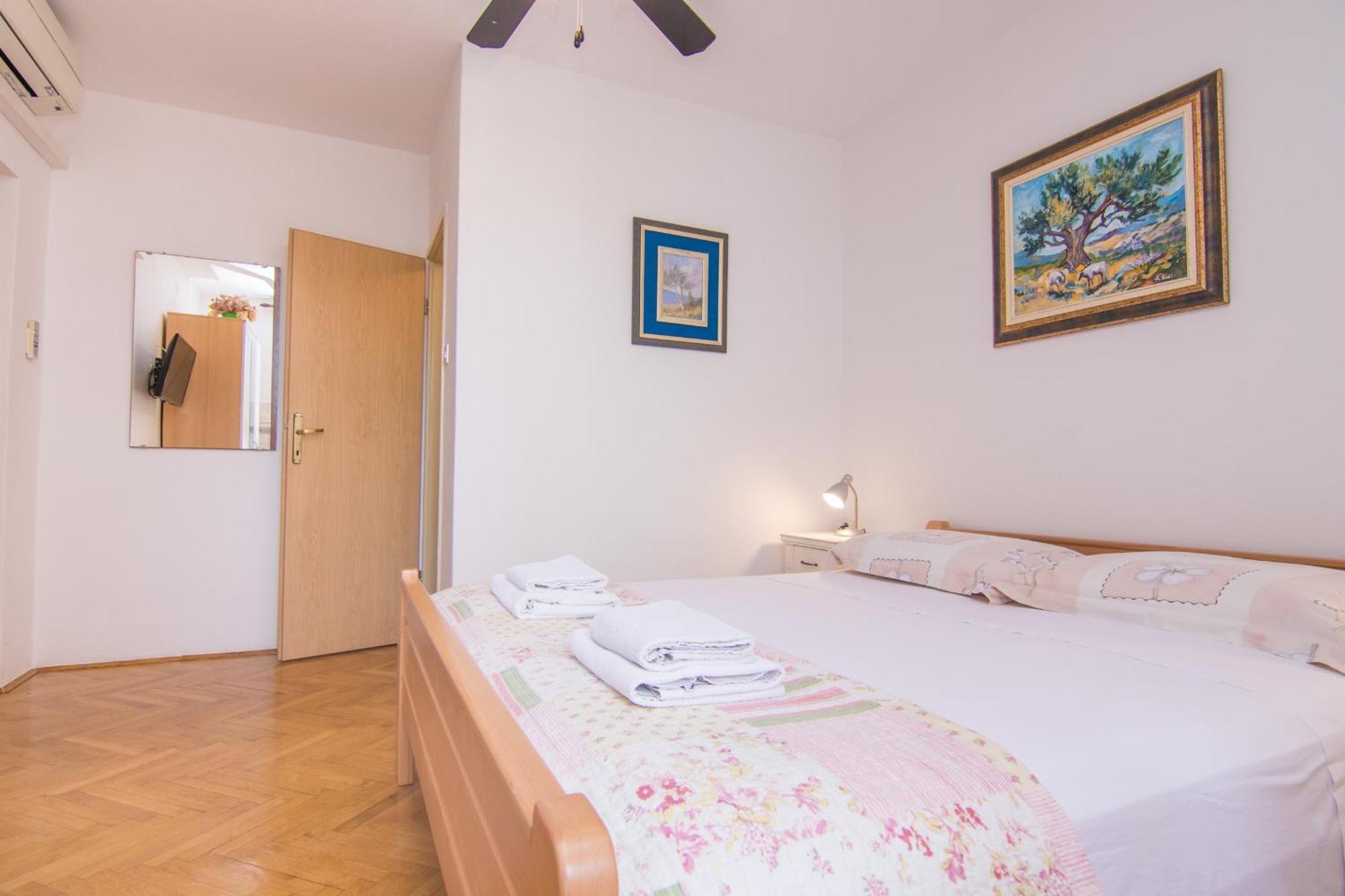 Apartment Dekanic Krk Krk Town