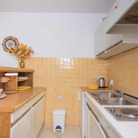 Apartmani Dekanic Krk Krk Town Exterior photo