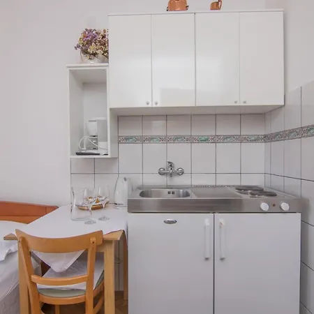 Apartmani Dekanic Krk Krk Town Exterior photo