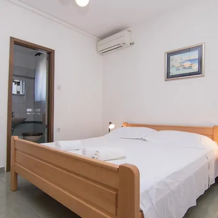 Apartmani Dekanic Krk Krk Town Exterior photo