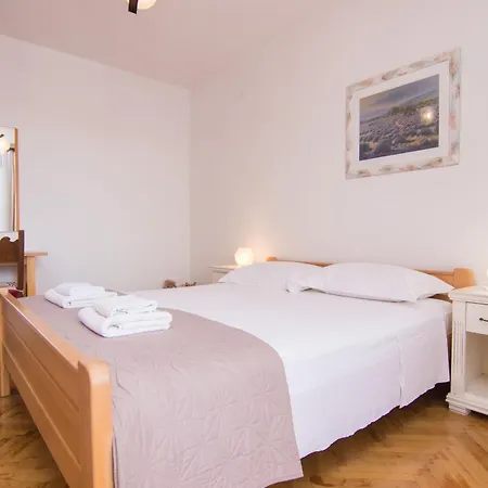 Apartmani Dekanic Krk Krk Town Exterior photo