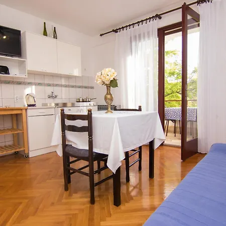 Apartmani Dekanic Krk Krk Town Exterior photo