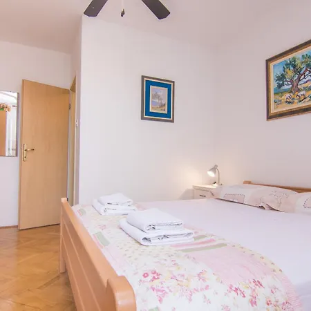 Apartmani Dekanic Krk Krk Town Exterior photo