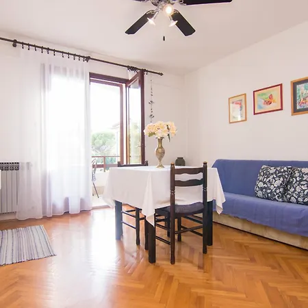 Apartmani Dekanic Krk Krk Town Exterior photo