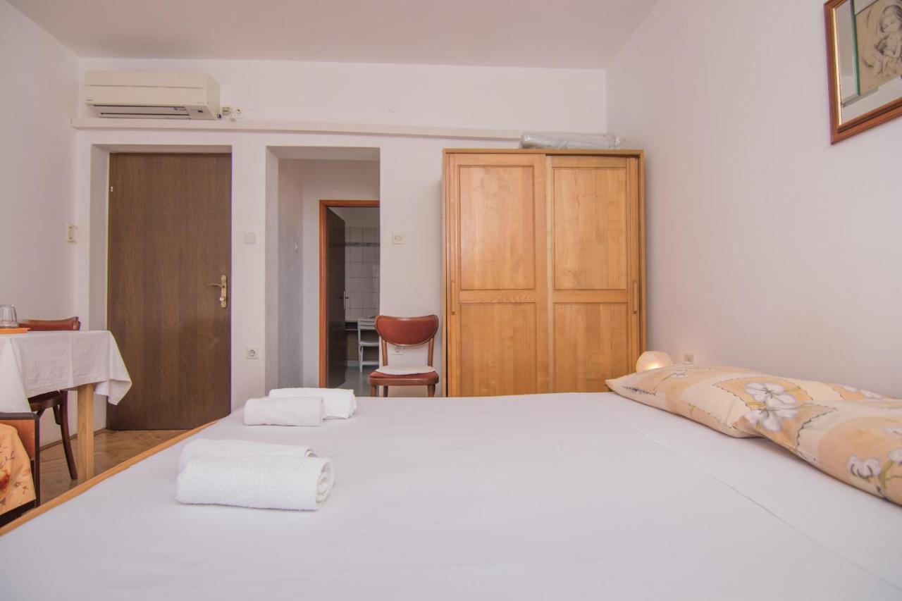 Dekanic Krk Apartment Krk Town